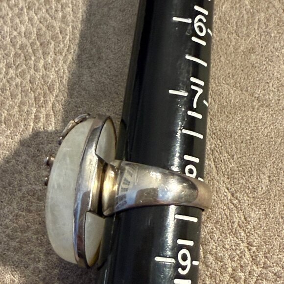 Huge Moonstone cabochon set in sterling silver, Ring size 8. - Picture 7 of 8